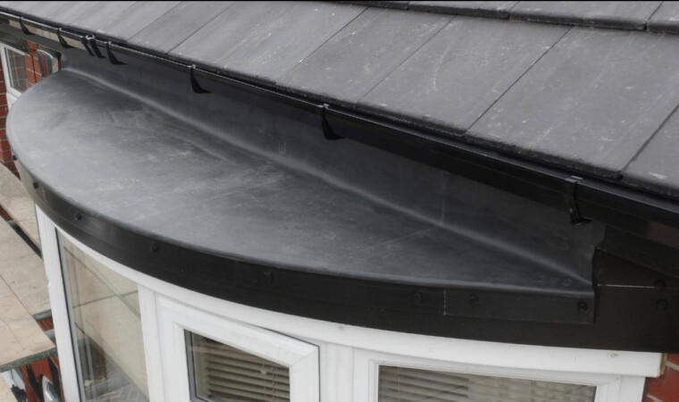 Flat roof installation