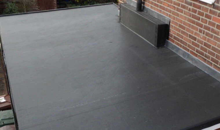 Flat roof installation
